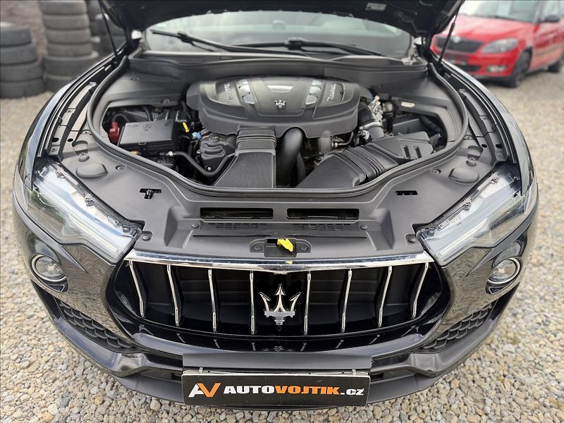 Maserati Levante 3,0 Q4 A/T 202kW - fotka 30 z 31
