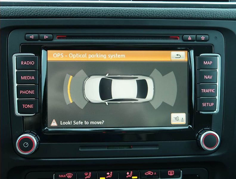 Volkswagen Jetta (2011) 1.4 TSI, Automat, Serv.kniha - fotka 17 z 19