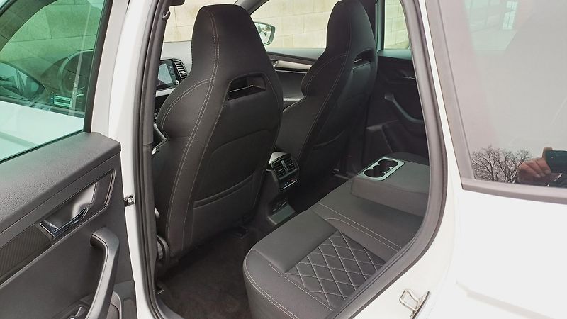 Škoda Karoq 2.0 TDI 110kW DSG 4x4 WEBASTO - fotka 10 z 50