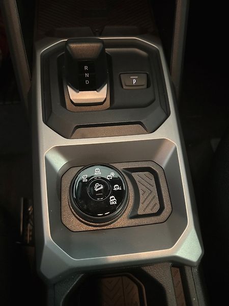 Dacia Duster (2026) journey hybrid-G 150 4x4 - Ost - fotka 8 z 14