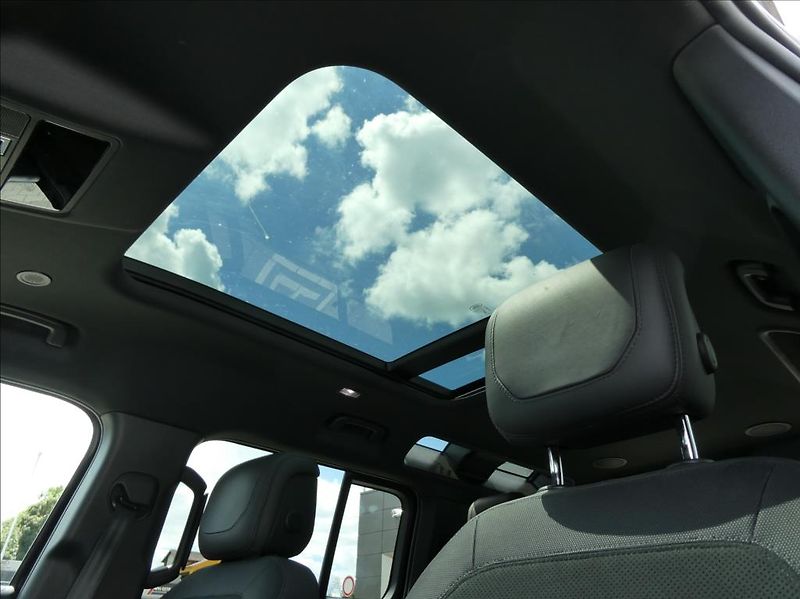 Land Rover Defender 5,0 P525 Carpath.EDT,1Maj,DPH - fotka 40 z 47
