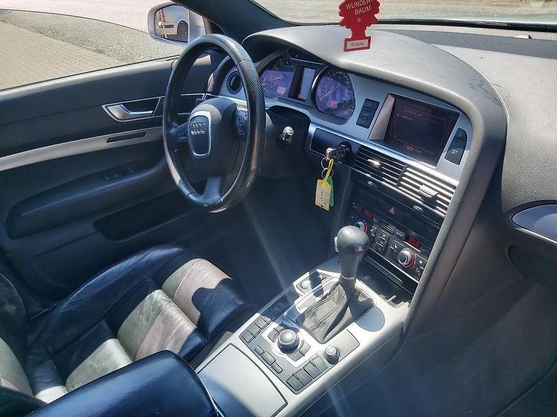 Audi A6 (2005) 3,2 Avant Quatro - fotka 24 z 36