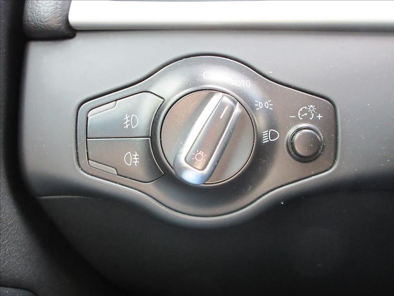 Audi A5 3,0 TDi 4x4 Navi S-Line B&O - fotka 30 z 38