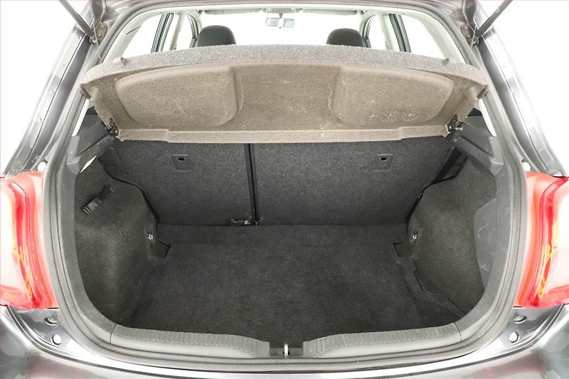 Toyota Auris (2011) 1.6 Valvematic, ČR,1.maj - fotka 10 z 15