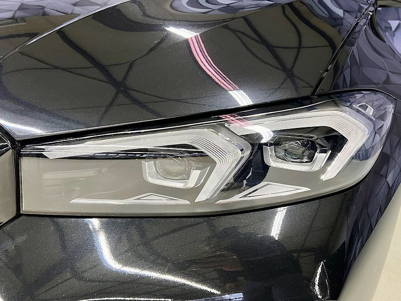 BMW Řada 3 320d xDrive M-PAKET, EL. TAŽNÉ - fotka 8 z 40