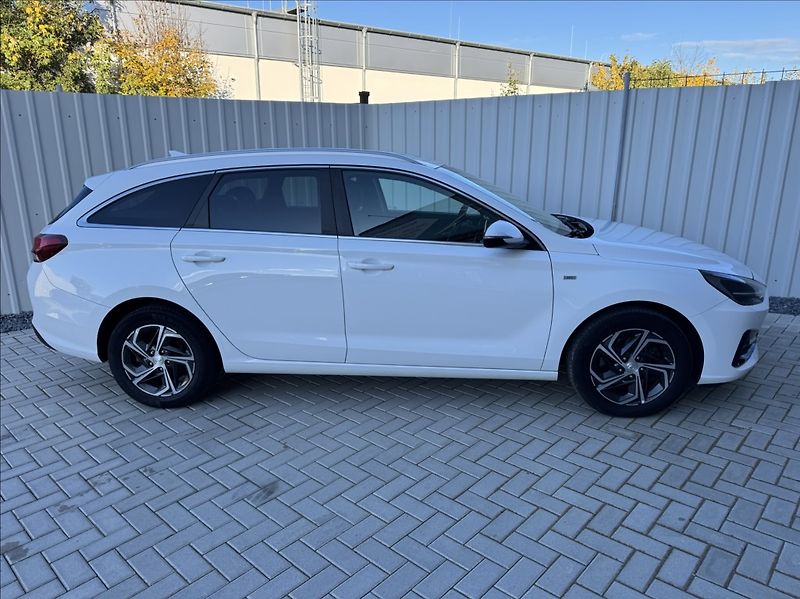 Hyundai i30 1,5 T-GDi WG DPH 1.maj původČR - fotka 14 z 50