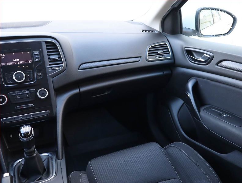 Renault Mégane (2017) 1.5 dCi, Tempomat - fotka 8 z 15