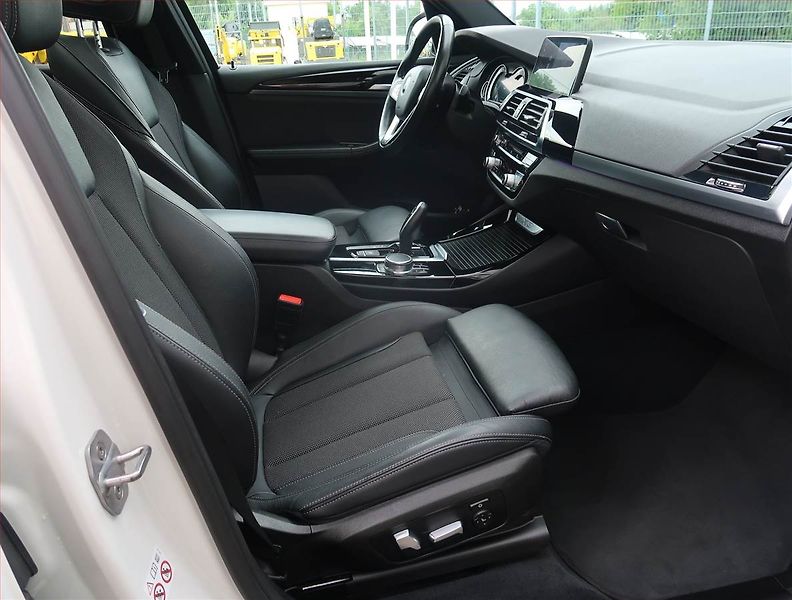 BMW X3 (2018) xDrive30d - fotka 9 z 25
