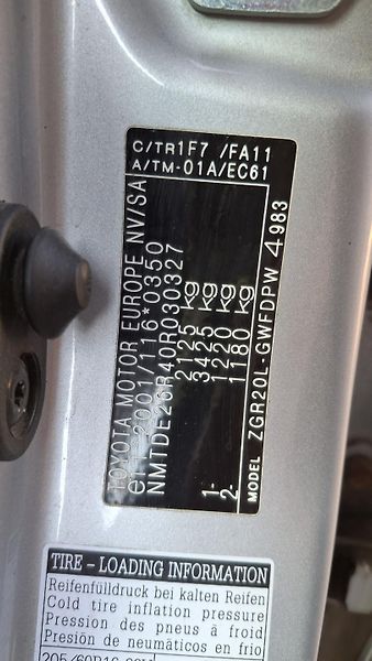 Toyota Verso 1.6 97 kw  Rezervace - fotka 16 z 27