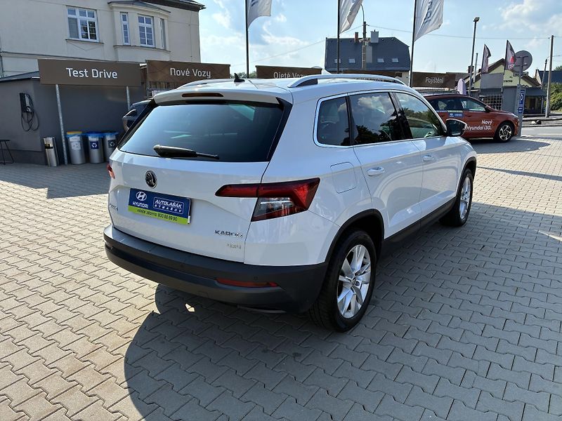 Škoda Karoq 110 kW Style 4x4 DSG 1.MAJITEL - fotka 3 z 38