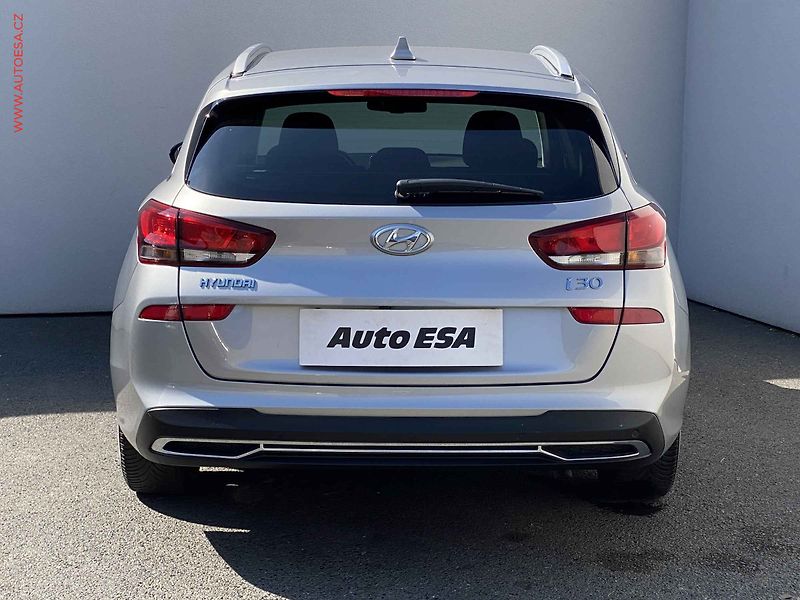 Hyundai i30 (2022) 1.5 i, 1.maj,ČR, Smart - fotka 5 z 17