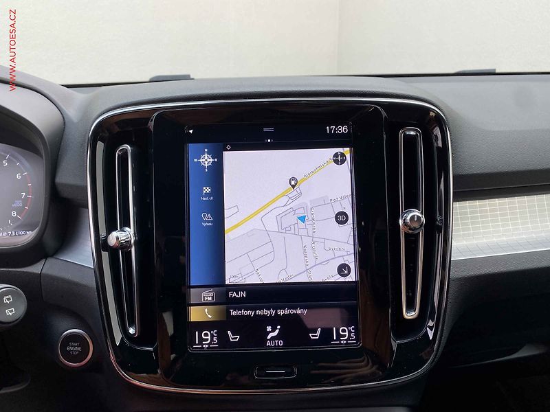 Volvo XC40 (2022) 1.5i, ČR, AT, LED - fotka 16 z 19