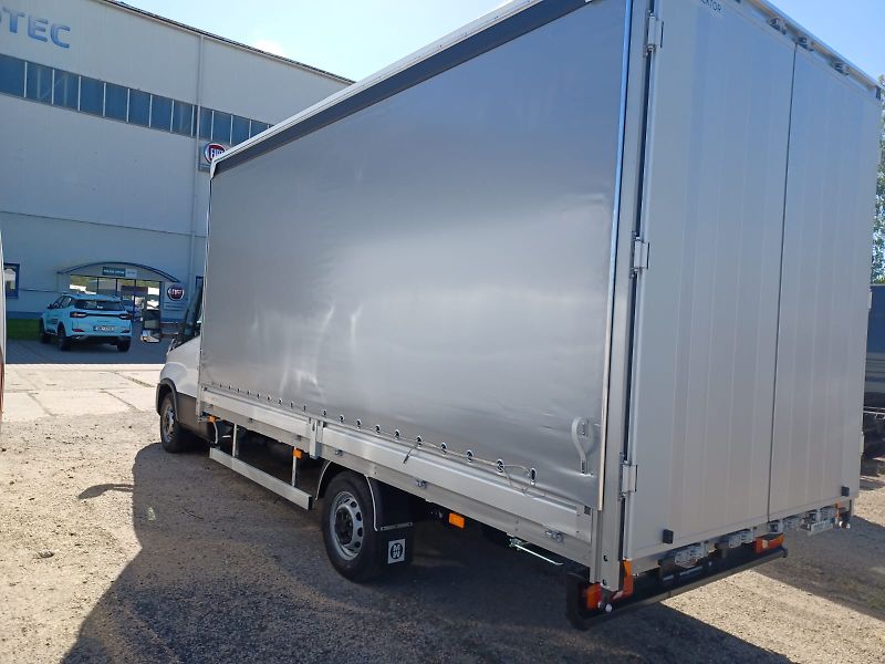 Iveco Daily (2026) 35S18H, klima, 10pal. - fotka 3 z 5