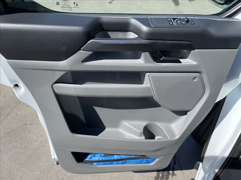 Ford Tourneo Custom 2,0 EcoBlue AWD A8 Titanium L2 - fotka 11 z 21