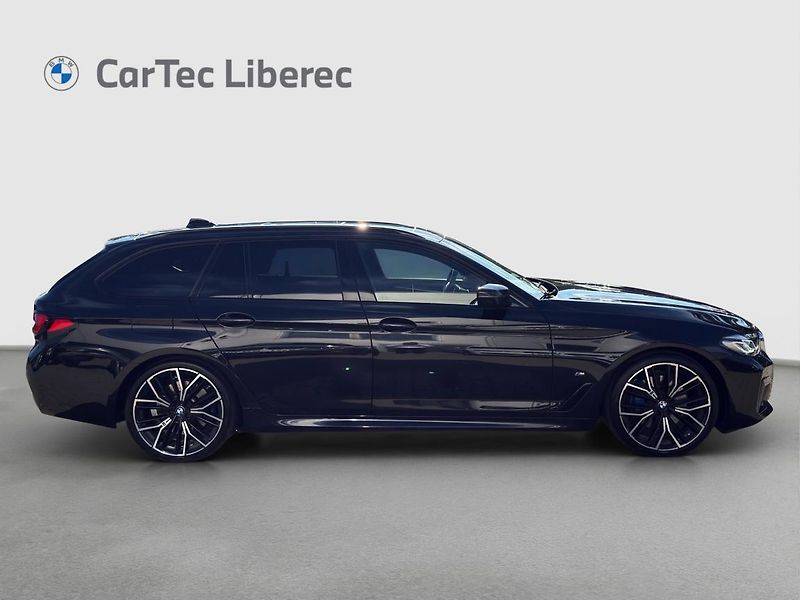 BMW Řada 5 530d xDrive Touring - fotka 5 z 22