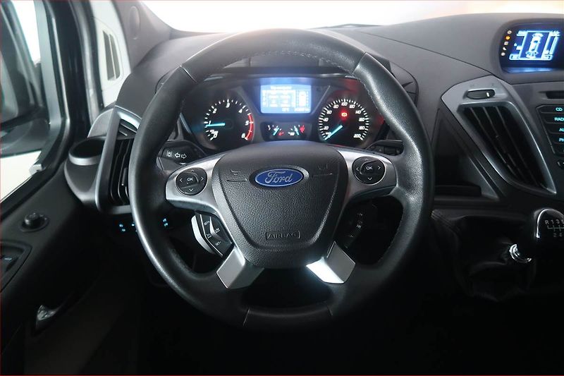 Ford Tourneo Custom (2013) Titanium 2.2 TDCi, 1Maj - fotka 16 z 18