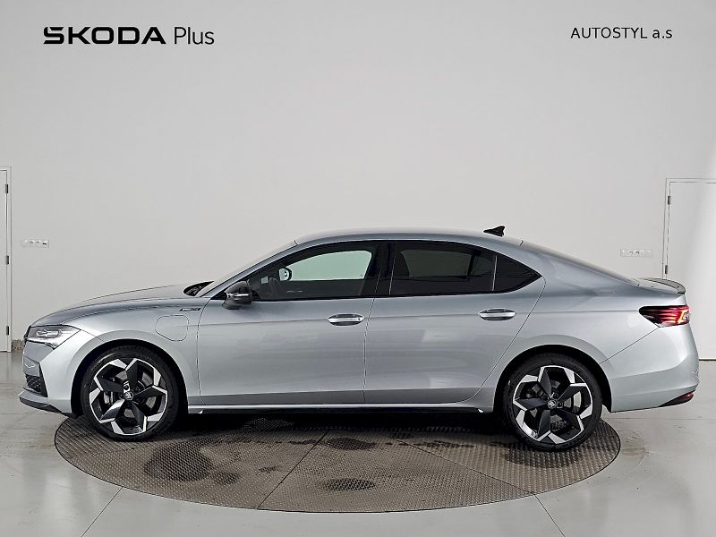 Škoda Superb (2025) 1.5PHEV 205k SPORTLINE - fotka 3 z 34
