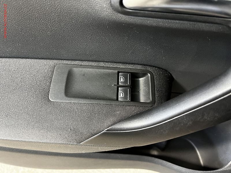 Volkswagen Polo (2010) 1.2 HTP, AC - fotka 12 z 13