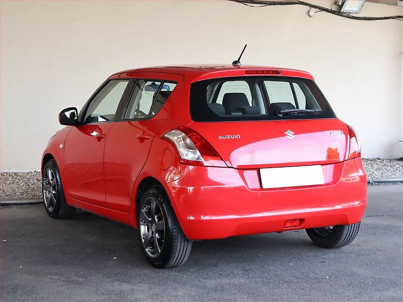 Suzuki Swift (2016) 1.2, Automat, Serv.kniha - fotka 4 z 14