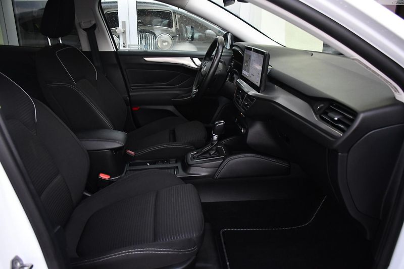 Ford Focus 1.0EcoBoost A/T NAVI 1M ČR - fotka 17 z 38