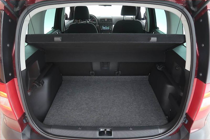 Škoda Yeti (2012) Elegance 2.0 TDI, 4X4 - fotka 14 z 18