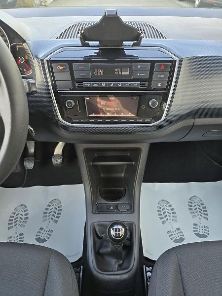 Volkswagen up! CNG KAMERA + DIGIKLIMA ČR - fotka 12 z 25