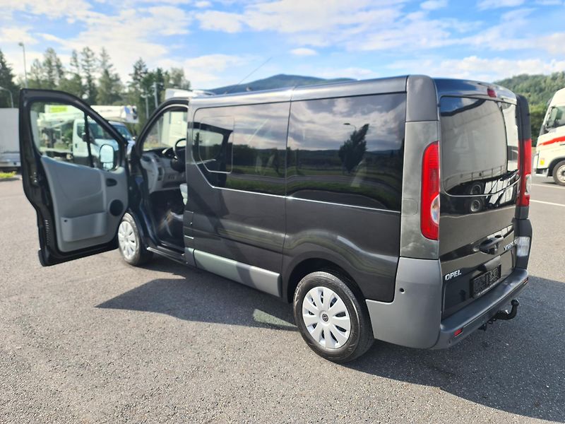 Opel Vivaro (2011) 2.0 CDTi 84-KW 8-MÍST OLOMOUC - fotka 12 z 75