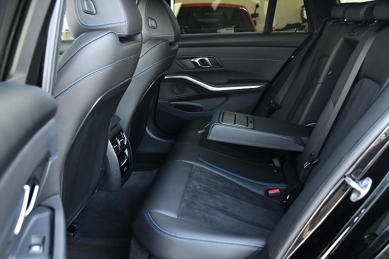 BMW Řada 3 320d M-SPORT xD TAŽNÉ ČR  - fotka 18 z 51
