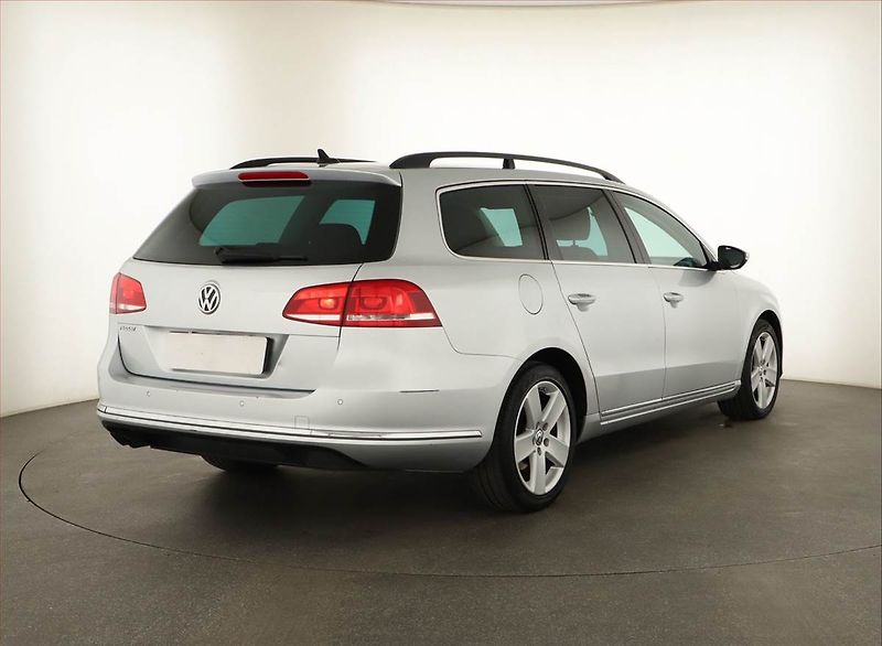 Volkswagen Passat (2014) 2.0 TDI, Navi, Tempomat - fotka 5 z 18