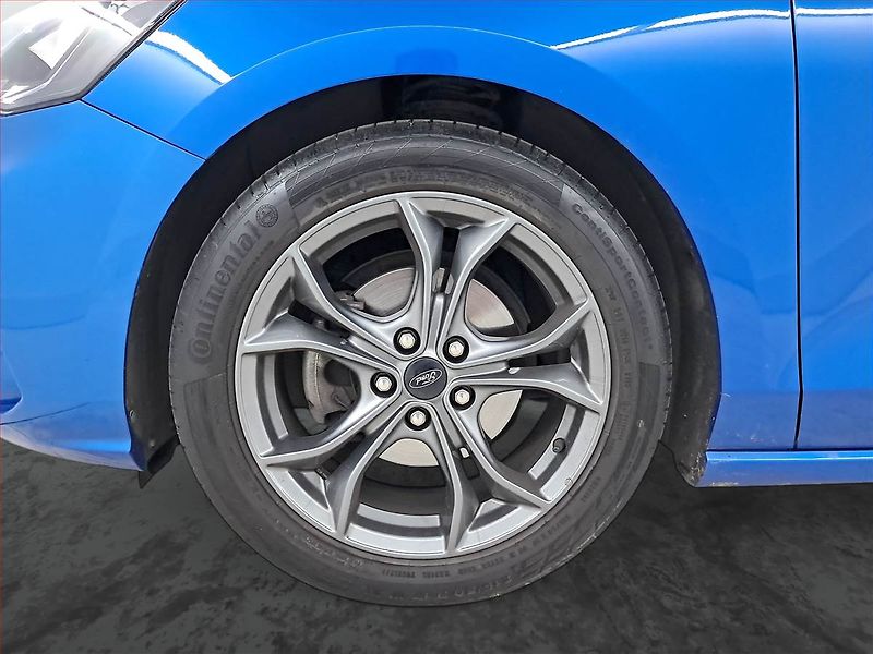 Ford Focus (2018) ST-Line 1.0 EcoBoost - fotka 15 z 22