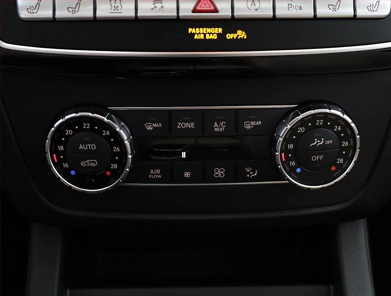 Mercedes-Benz GLS (2017) 500 4MATIC - fotka 12 z 21