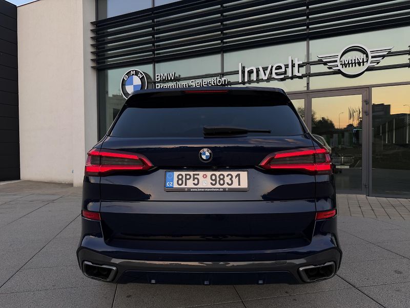 BMW X5 (2019) BMW / X5 / M50i xDrive / FULL - fotka 7 z 25