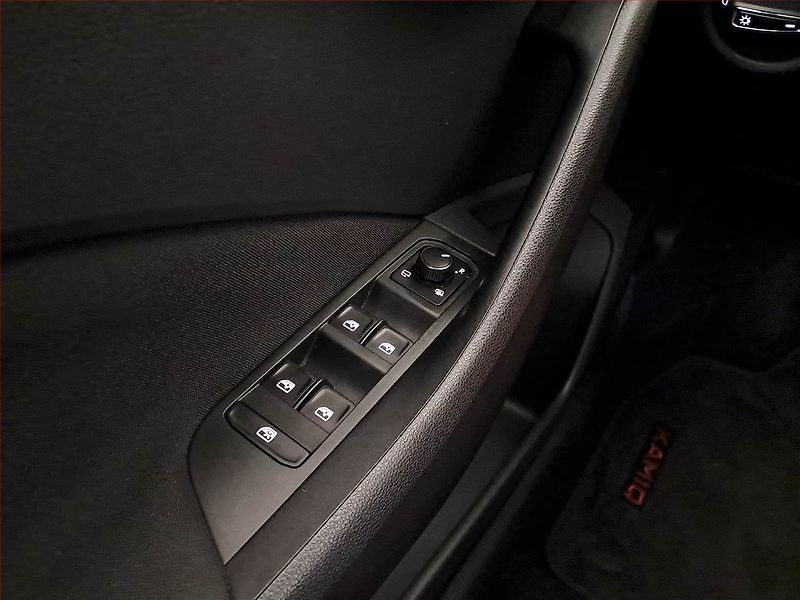 Škoda Kamiq (2022) Monte Carlo 1.0 TSI - fotka 21 z 22