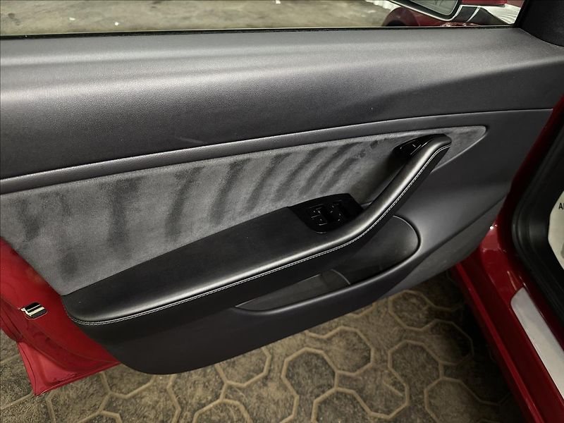 Tesla Model 3 LONG RANGE AWD BOOST EIBACH - fotka 14 z 35
