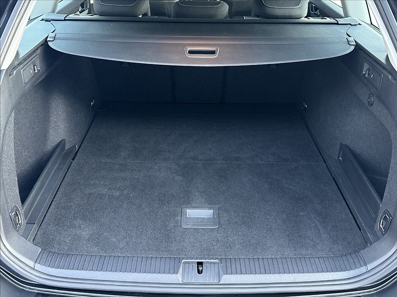 Volkswagen Passat 1,5 TSI 150PS  Business DSG - fotka 40 z 53