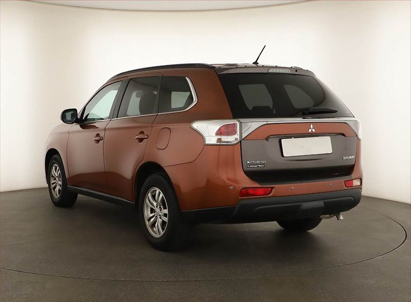 Mitsubishi Outlander (2012) 2.0, 4X4, Automat, Tempomat - fotka 4 z 14