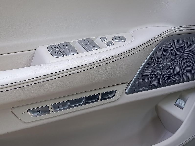 BMW Řada 7 750Li xDRIVE ČR 1.MAJ DPH - fotka 44 z 47