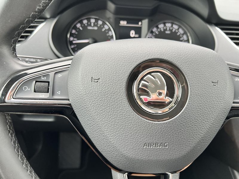 Škoda Octavia 1.6TDi 81kw KLIMA TEMPOMAT ALU - fotka 14 z 42