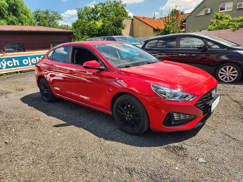 Hyundai i30 1.0-1.MAJITEL-AUTOMAT-KAMERA - fotka 6 z 12