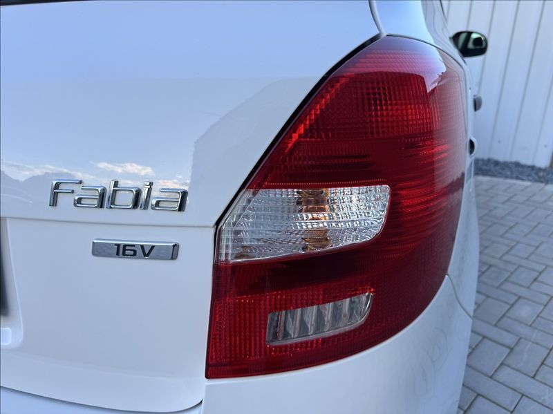 Škoda Fabia 1,4 i 16V tažné DPH 1.maj. ČR - fotka 16 z 45