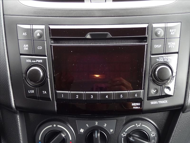Suzuki Swift 1.2i16V NOVÉ ROZVODY - fotka 33 z 47