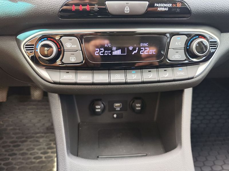 Hyundai i30 1.5 T-GDI/117kW Smart - fotka 18 z 31