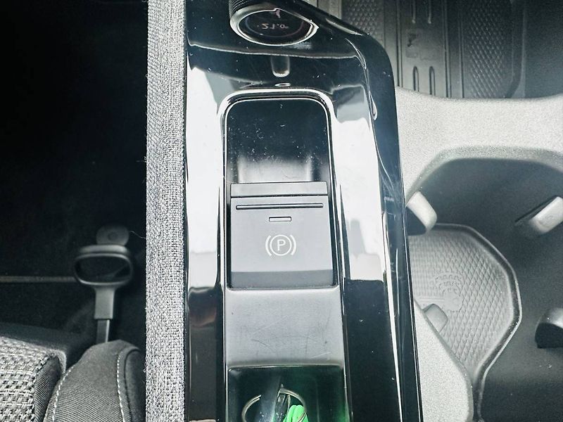 Škoda Superb Combi Selection 2,0TDI 110kW D - fotka 19 z 34