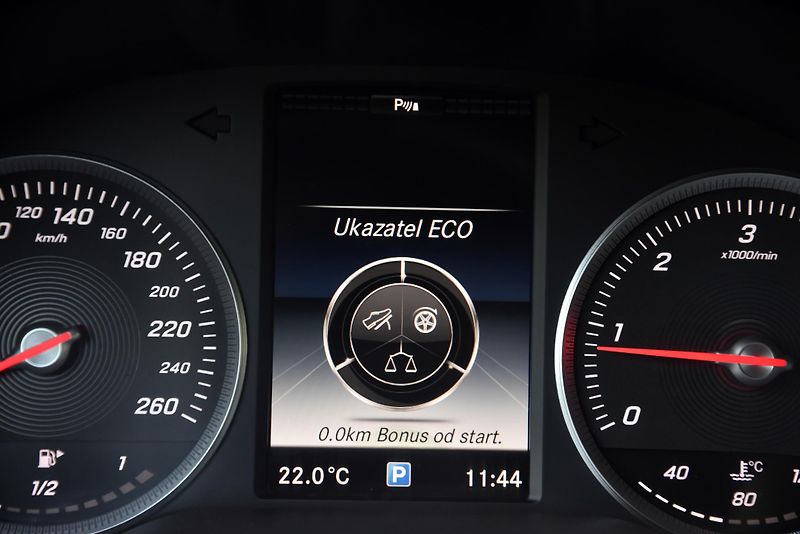 Mercedes-Benz Třídy C 180 CDi,KŮŽE,TEMP,NAVI,KLIMA - fotka 18 z 48