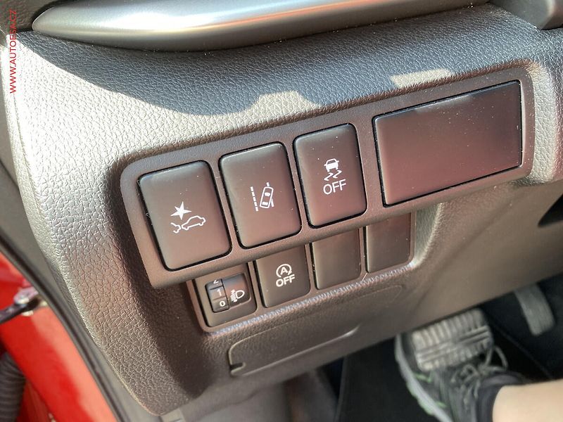 Mitsubishi Eclipse Cross (2021) 1.5T-MiVEC, AT, kamera, +ALU - fotka 15 z 17
