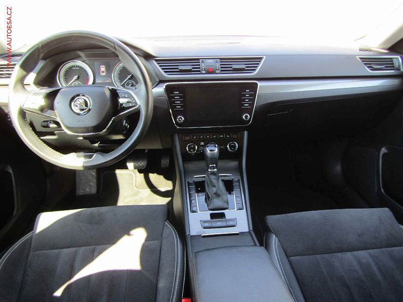 Škoda Superb (2021) 2.0 TDi, ČR, DSG, navi, LED - fotka 8 z 20