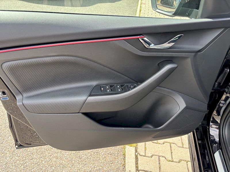 Škoda Kamiq (2025) Monte Carlo 1.0 TSI DSG - fotka 19 z 32