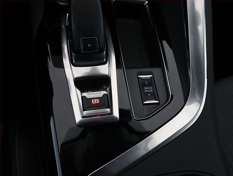 Peugeot 5008 (2021) Allure PureTech 130 - fotka 13 z 21
