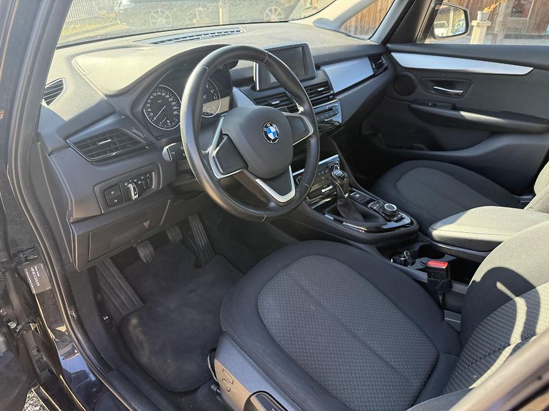 BMW Řada 2 (2015) 1.5 100kw spotřeba 4.9L2 - fotka 32 z 49