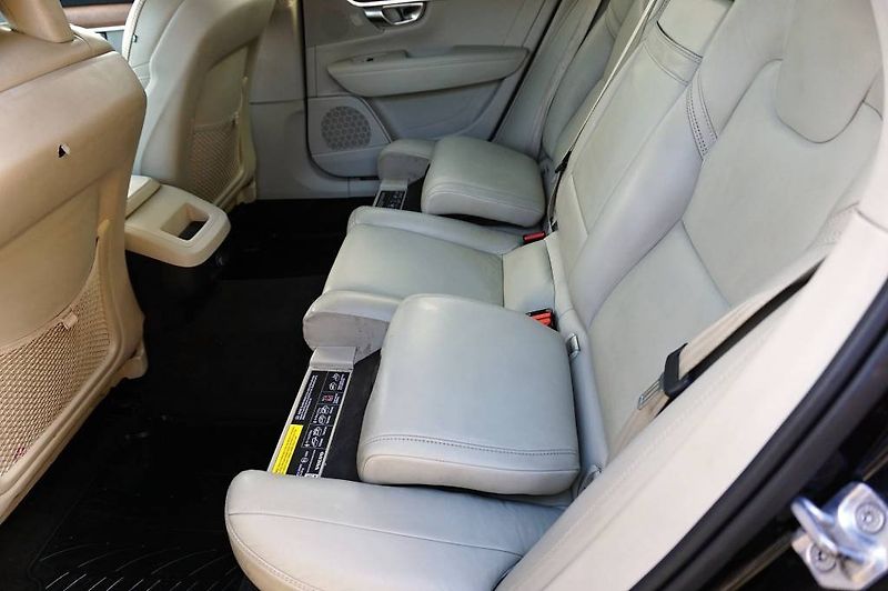 Volvo V90 (2019) INSCRIPTION POLESTAR 2,0D5 173 - fotka 27 z 60